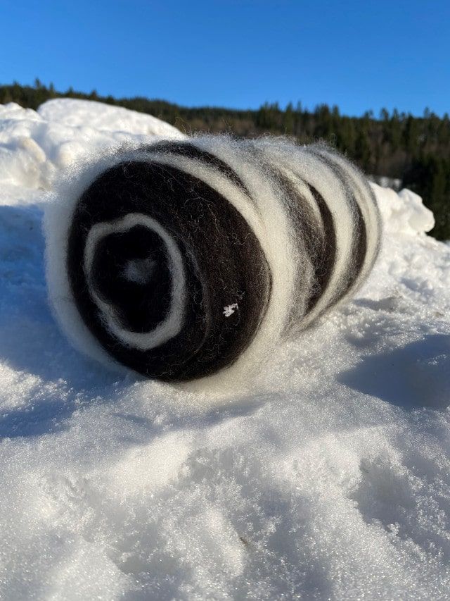 Kardebånd i naturhvitt og svart