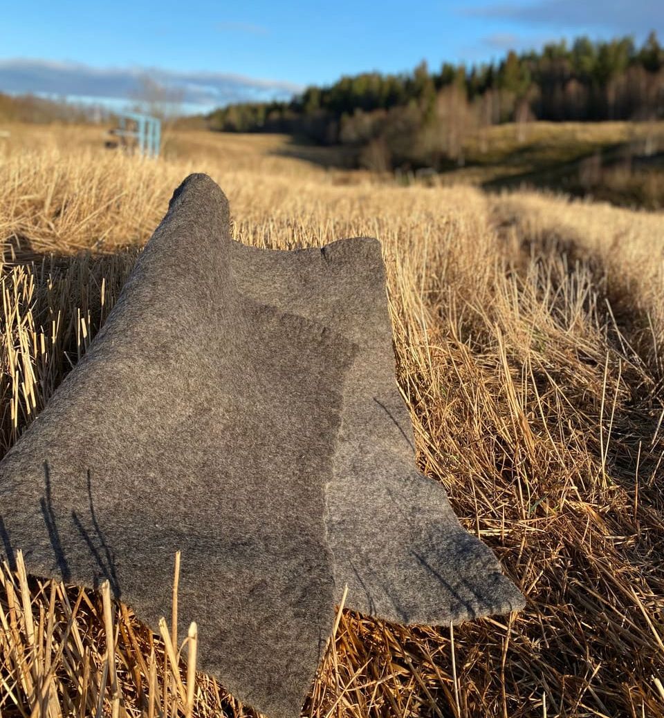 Tova grått teppe