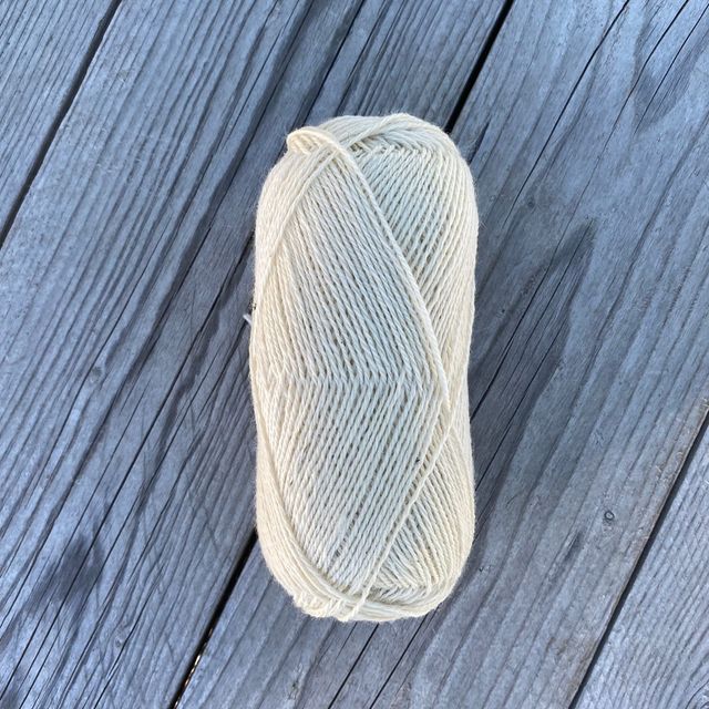 Naturhvitt garnnøste