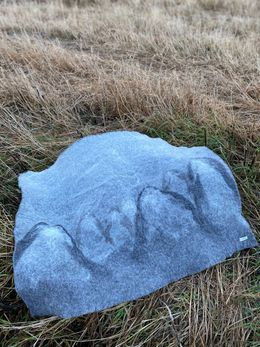 Tova teppe med mønster av fjell